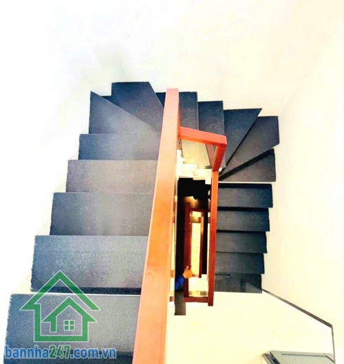 CHỈ 4,87 TỶ (TL) – CMT8, QUẬN 3 – 4 TẦNG – FULL NỘI THẤT XỊN - 2PN – 3WC Căn nhà nhỏ xinh giữa trung tâm – tiện ở, cực dễ cho thuê! Diện tích: 18m² (3 × 6m)  Mob 0933144037