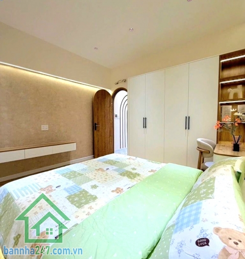 CHỈ 6,45 TỶ - PHẠM VĂN CHIÊU - GÒ VẤP -  NHÀ MỚI XÂY - FULL NỘI THẤT - DỌN VÀO Ở NGAY - DT: 52M² (4 x 13) 2 TẦNG - 2PN - 2WC (CÓ THỂ THÊM PN) Căn nhà thiết kế hiện đại, tối ưu công năng, phù hợp khách mua ở thực hoặc đầu tư giữ tài sản. Mob 0933144037