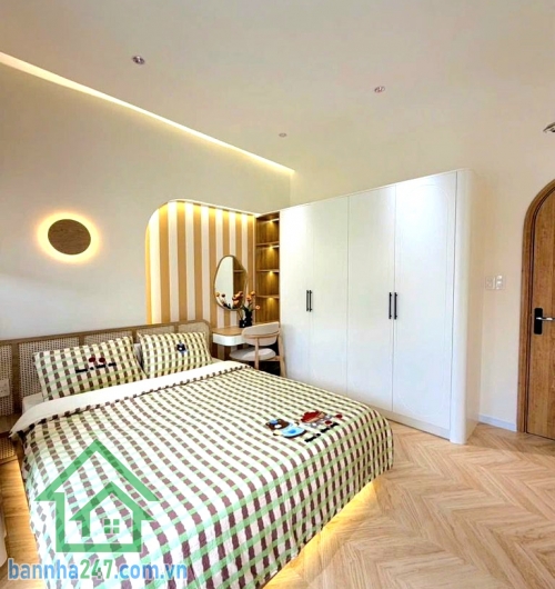 CHỈ 6,45 TỶ - PHẠM VĂN CHIÊU - GÒ VẤP -  NHÀ MỚI XÂY - FULL NỘI THẤT - DỌN VÀO Ở NGAY - DT: 52M² (4 x 13) 2 TẦNG - 2PN - 2WC (CÓ THỂ THÊM PN) Căn nhà thiết kế hiện đại, tối ưu công năng, phù hợp khách mua ở thực hoặc đầu tư giữ tài sản. Mob 0933144037