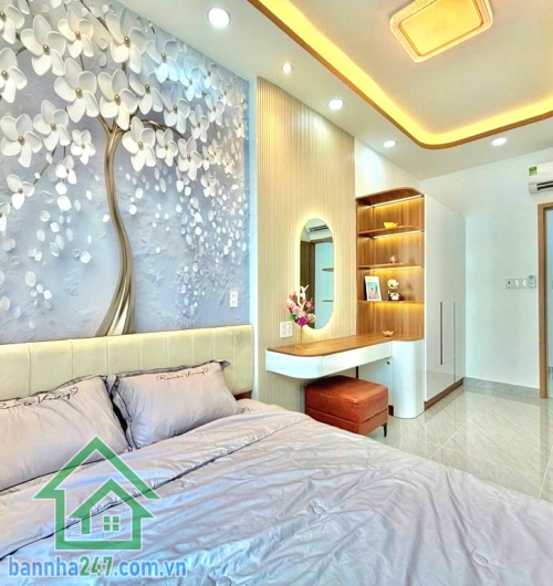 CHỈ 5,79 TỶ – PHAN XÍCH LONG – PHÚ NHUẬN – 3 TẦNG MỚI – SÁT Q1, Q3 - 3PN (có phòng ngủ trệt) – 2WC. Nhà đẹp trung tâm – sân thượng chill – vào ở là mê ngay! DTSD: 96m²