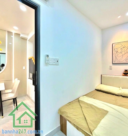 CHỈ 5,79 TỶ – PHAN XÍCH LONG – PHÚ NHUẬN – 3 TẦNG MỚI – SÁT Q1, Q3 - 3PN (có phòng ngủ trệt) – 2WC. Nhà đẹp trung tâm – sân thượng chill – vào ở là mê ngay! DTSD: 96m²