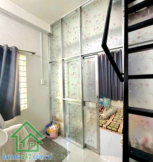 CHỈ 4,38 TỶ – 3 TẦNG – GẦN PHỐ ẨM THỰC HỒ THỊ KỶ – 3PN – 2WC - DÒNG TIỀN 120TR/NĂM Căn nhà nhỏ xinh – trung tâm Quận 10 – vừa ở vừa có thu nhập ổn định! 