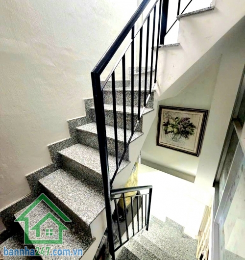 CHỈ 4,38 TỶ – 3 TẦNG – GẦN PHỐ ẨM THỰC HỒ THỊ KỶ – 3PN – 2WC - DÒNG TIỀN 120TR/NĂM Căn nhà nhỏ xinh – trung tâm Quận 10 – vừa ở vừa có thu nhập ổn định! 