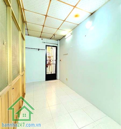 CHỈ 2,7 TỶ – NHÀ TRUNG TÂM TÂN BÌNH – PHẠM VĂN HAI – SÁT NHÀ THỜ VINH SƠN – 2 TẦNG 2PN  Vị trí cực đẹp ngay Phạm Văn Hai – trung tâm Tân Bình Sát Nhà Thờ Vinh Sơn