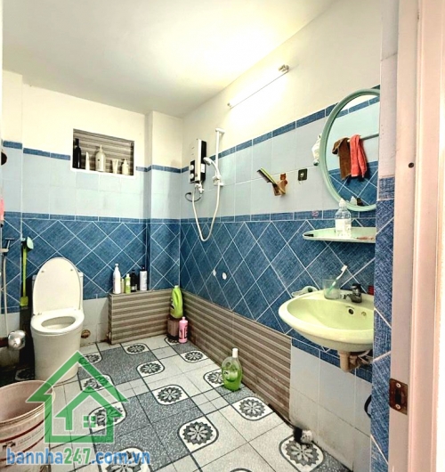 CHỈ 5,55 TỶ – TRƯƠNG THỊ HOA, Q12 – 80M² – HXH 8M – Ô TÔ NGỦ TRONG NHÀ - 3PN - 3WC Căn nhà diện tích lớn – hẻm rộng – khu an ninh, ở cực sướng! Diện tích: 80m² Mob 0933144037