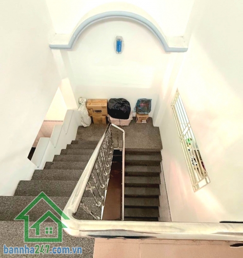 CHỈ 5,55 TỶ – TRƯƠNG THỊ HOA, Q12 – 80M² – HXH 8M – Ô TÔ NGỦ TRONG NHÀ - 3PN - 3WC Căn nhà diện tích lớn – hẻm rộng – khu an ninh, ở cực sướng! Diện tích: 80m² Mob 0933144037