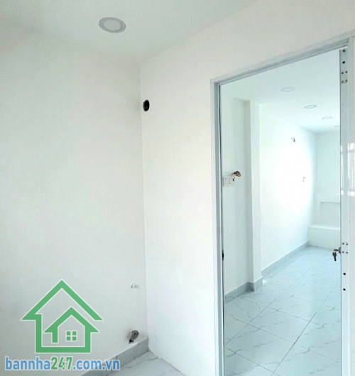 CHỈ 2.680 TỶ TL – HẺM Ô TÔ 4M – 3 TẦNG – GIÁP TÂN BÌNH & Q11 - GẦN SÁT NHÀ THỜ PHÚ BÌNH - DTSD: 42.1m² - 2PN - 2WC Ngay Âu Cơ – Trịnh Đình Trọng – gần nhà thờ Phú Bình