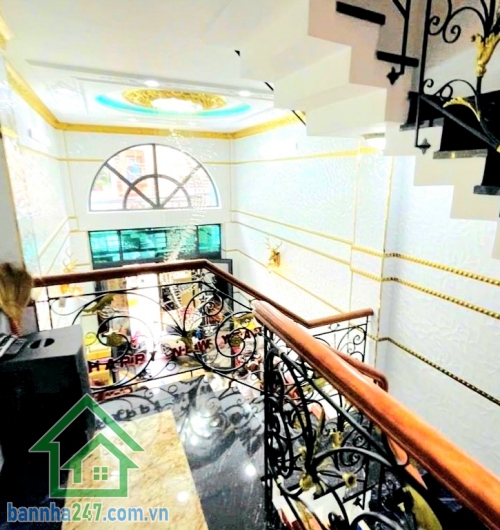 CHỈ 9,5 TỶ TL – NHÀ MỚI 5 TẦNG – HXH THÔNG – KHU VIP QUẬN 11 - 6PN - 5WC • Diện tích: 3.25m x 14.15m • Diện tích sử dụng: ~172.1m² • Kết cấu: 1 trệt – 1 lửng – 3 lầu – sân thượng • Công năng: 6 PN – 5 WC • Sân thượng trồng rau, thư giãn thoáng mát • Nhà m