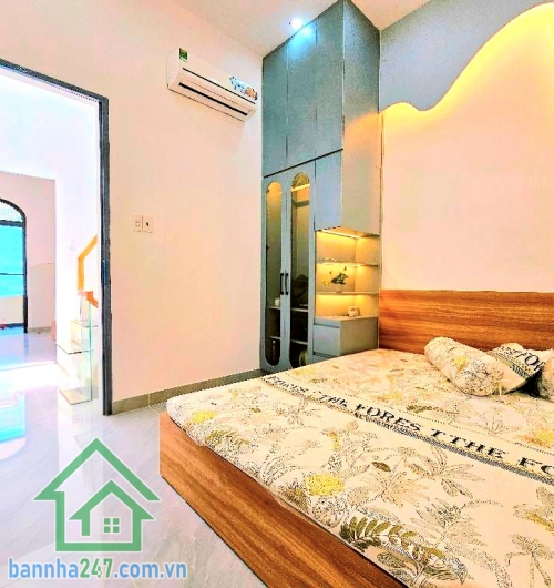 CHỈ 5,78 TỶ – NGUYỄN VĂN CÔNG – GẦN BV 175 – SÁT SÂN BAY – NHÀ MỚI Ở NGAY - 3PN – 3WC Căn nhà hiếm khu sân bay – full nội thất – dọn vào ở liền! Diện tích: 32,4m²  Mob 0933144037