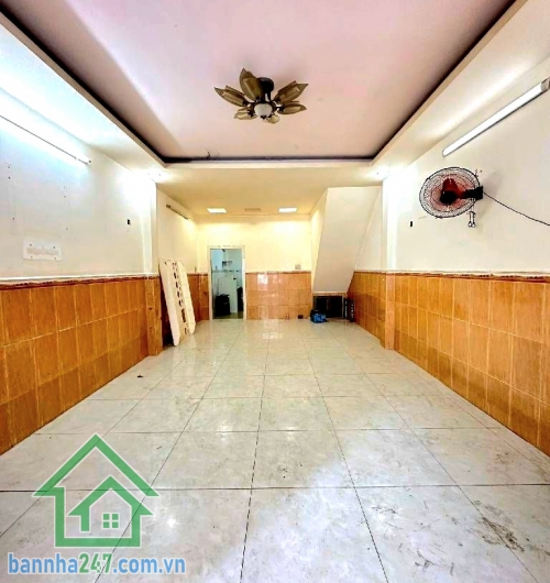 CHỈ 6 TỶ – HXH THÔNG THOẠI NGỌC HẦU – DT: (4 x 12)M3 TẦNG – 5PN – 4WC. DÒNG TIỀN 12TR/TH  Căn nhà “đa năng” – vừa ở đông người thoải mái, vừa khai thác cho thuê giữ tiền. Mob 0933144037