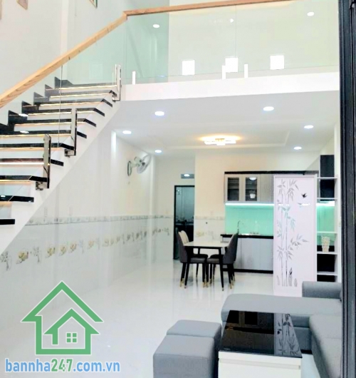 CHỈ 3,98 TỶ - NHÀ ĐẸP – LÊ VĂN KHƯƠNG – NGAY CHỢ THIẾC – DT: 51m² (4,2 x 13) 2 TẦNG - 3PN - 2WC SHR Phường Hiệp Thành – Quận 12 Chỉ vài bước chân ra chợ Thiếc