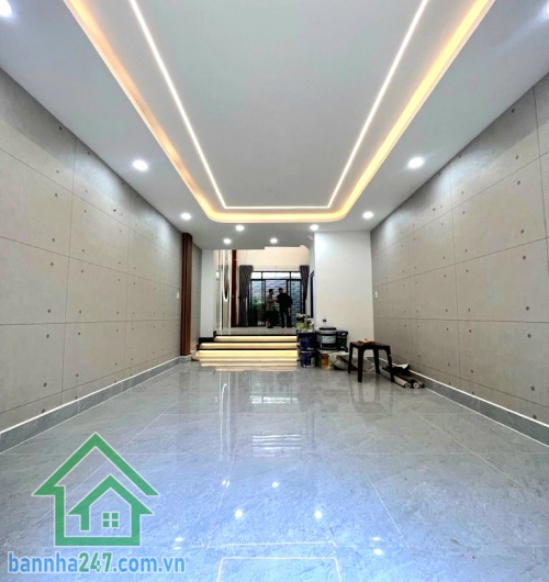 CHỈ 7.9 TỶ - NHÀ ĐẸP Ở NGAY - HẺM 6M - Ô TÔ NGỦ TRONG NHÀ - GẦN AEON TÂN PHÚ - 6 PN, 4 WC Căn nhà nổi bật với kết cấu cao tầng, phù hợp gia đình đông người hoặc khai thác cho thuê, văn phòng.  Mob 0933144037