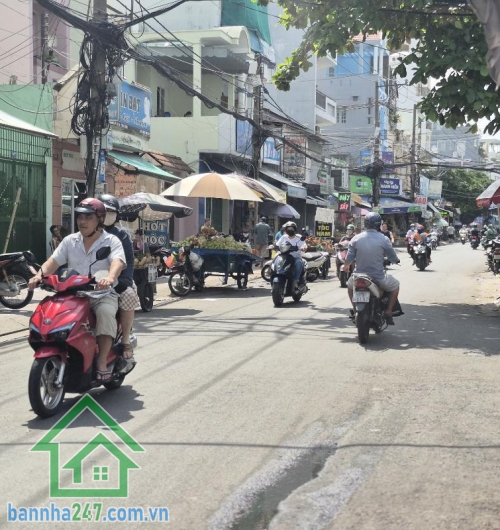 HXH TRUNG TÂM TÂN BÌNH – 3 TẦNG – 57M² – CHỈ 7,95 TỶ  Căn nhà diện tích lớn – vị trí trung tâm – phù hợp ở hoặc đầu tư lâu dài! Diện tích: 57m² – rộng rãi, dễ bố trí. Kết cấu: 3 tầng (1 trệt 2 lầu). Công năng: 3PN (có thể tách thành 4PN) – 4WC – phòng khá