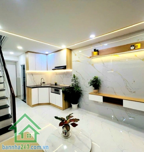 CHỈ 3,49 TỶ (BỚT LỘC) – HẺM 3M – VÀI BƯỚC RA HẺM XE TẢI – GẦN DREAM HOME - 2PN * DT thực tế: 24m² (3m x 8m) * DT công nhận: 17.9m² * Kết cấu: 1 trệt 1 lầu – 2PN