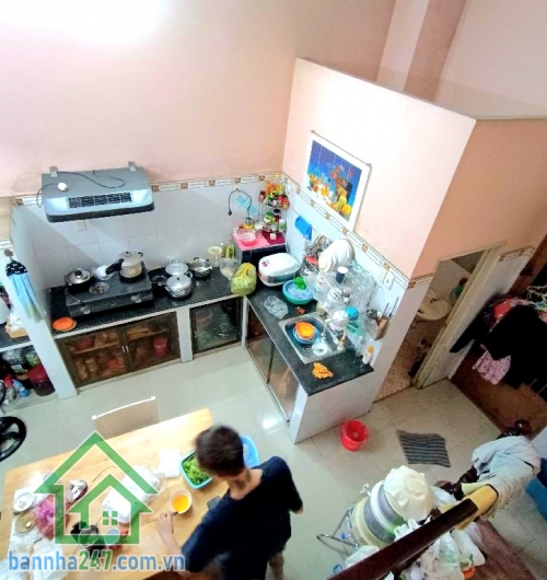 CHỈ 7,1 TỶ – 2 MẶT TIỀN Ô TÔ – 1 TRỤC LÊ VĂN QUỚI – NHÀ 4 TẦNG - 3PN – 3WC Căn nhà hiếm – 2 mặt thoáng – vị trí đẹp, ở sướng, giá cực hợp lý! Kết cấu: 4 tầng (4 tầng (trệt + lửng + 2 lầu). Công năng: 3PN – 3WC. Nhà xây kiên cố, tâm huyết – sơn nhẹ là như 