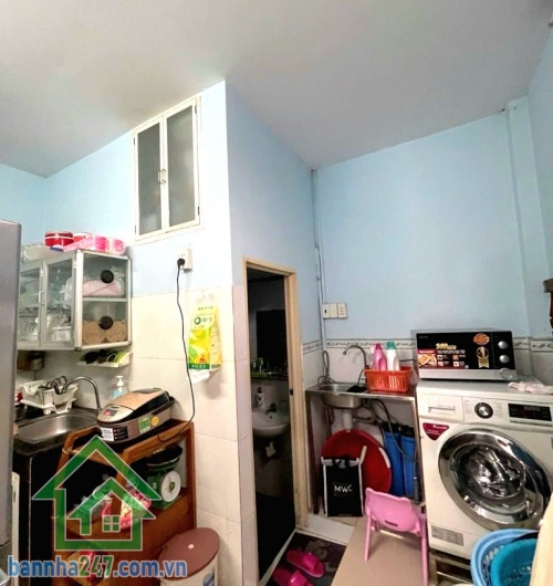 CHỈ 4,1 TỶ – HXH 5M – NGAY CHỢ TÂN HƯƠNG, TÂN PHÚ -  NHÀ 2 TẦNG - DT: 39M² - 2 PN - 1 WC  Căn nhà nhỏ xinh nhưng sở hữu vị trí cực kỳ thuận tiện ngay trung tâm