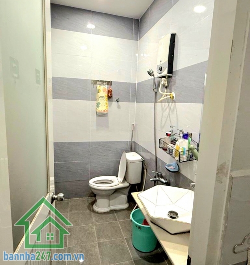 CHỈ 5,2 TỶ – HẺM 5M – QUY HOẠCH 10M – HUIWNG LỘ 2 - GẦN NGÃ TƯ BỐN XÃ - 3PN - 2WC • Diện tích: 4.2m x 12.5m • Kết cấu: 1 trệt 1 lửng • Công năng: 3 PN – 2 WC
