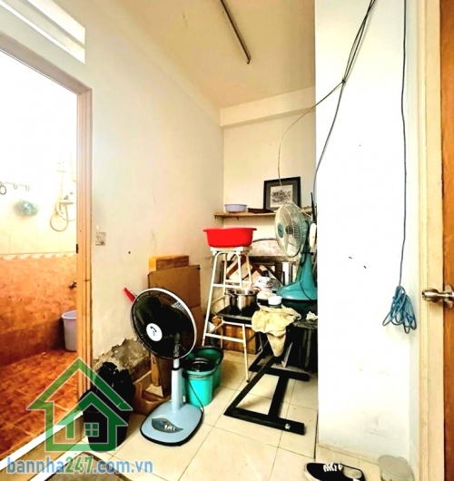 CHỈ 7,9 TỶ – SÁT MT PHAN VĂN TRỊ – 4 TẦNG – DT: 45M² (6x 7,5) - 5PN - 4WC Nhà rộng – vị trí đẹp – có dòng tiền sẵn! Diện tích: 45m² (6 × 7.5m) – sổ vuông vức