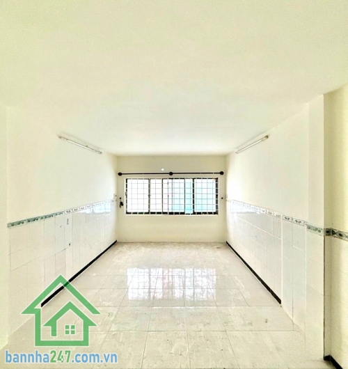 CHỈ 4,35 TỶ – TRUNG TÂM Q.10 – 4 TẦNG – 3PN 4WC – NỞ HẬU Căn nhà hiếm khu lõi Quận 10 – vị trí vàng – giá cực tốt! Diện tích: 21m² (3.2 × 7m) – nở hậu nhẹ  Mob 0933144037