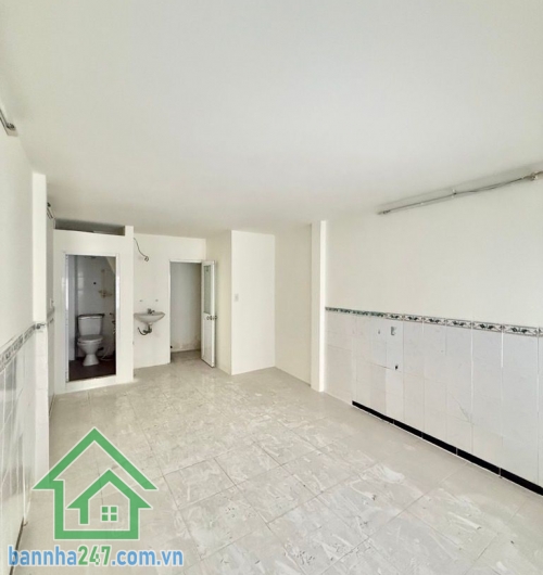 CHỈ 4,35 TỶ – TRUNG TÂM Q.10 – 4 TẦNG – 3PN 4WC – NỞ HẬU Căn nhà hiếm khu lõi Quận 10 – vị trí vàng – giá cực tốt! Diện tích: 21m² (3.2 × 7m) – nở hậu nhẹ  Mob 0933144037