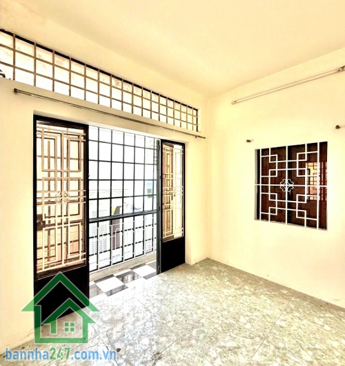CHỈ 4,35 TỶ – TRUNG TÂM Q.10 – 4 TẦNG – 3PN 4WC – NỞ HẬU Căn nhà hiếm khu lõi Quận 10 – vị trí vàng – giá cực tốt! Diện tích: 21m² (3.2 × 7m) – nở hậu nhẹ  Mob 0933144037