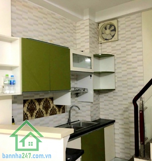 CHỈ 5,3 TỶ - TRUNG TÂM TÂN BÌNH – HẺM XE HƠI – DTSD: 150M² - VỪA Ở VỪA KINH DOANH  Một căn nhà không chỉ để ở… mà còn là “cỗ máy tạo tiền” ngay giữa lòng Tân Bình. Bao quanh là tiện ích: gần chợ Ông Hoàng, phù hợp mở tạp hoá, nail, spa, nhà thuốc, trang đ