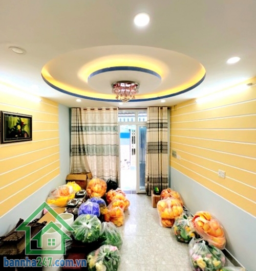 CHỈ 4,5 TỶ (TL) – ĐOÀN VĂN BƠ, QUẬN 4 – 3 TẦNG – 4PN – Ở NGAY Căn nhà trung tâm – giá tốt – phù hợp ở hoặc cho thuê giữ tiền! Diện tích: 35m² (3.5 × 9m) – nở hậu 4m Mob 0933144037