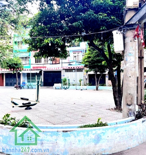 CHỈ 8,5 TỶ – CƯ XÁ PHÚ THỌ HÒA – HXH – 5PN – Ở & KINH DOANH ĐỈNH - 5 PN – 5 WC • Diện tích: 67m² • Kết cấu: 1 trệt – 2 lầu – sân thượng • Công năng: 5 PN – 5WC