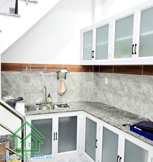 CHỈ 3,95 TỶ – TÂN BÌNH – NGAY BÙI THẾ MỸ – 4 TẦNG BTCT – FULL NỘI THẤT - 2 PN - 2 WC Nhà mới đẹp 100% – dọn vào ở ngay Diện tích: 3.2m x 6m (vuông vức – phong thủy tốt)