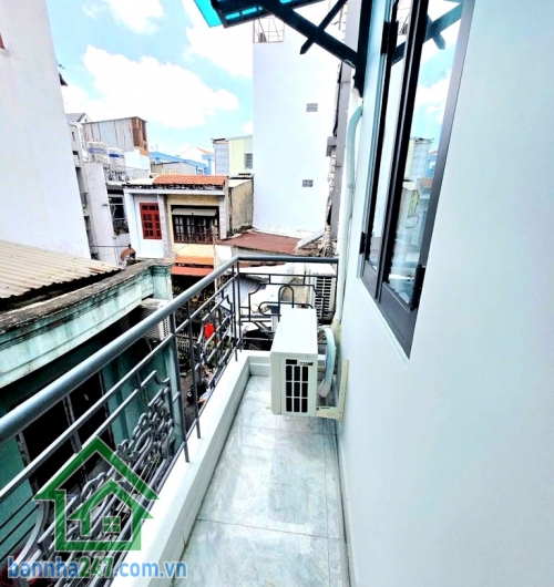 CHỈ 3,95 TỶ – TÂN BÌNH – NGAY BÙI THẾ MỸ – 4 TẦNG BTCT – FULL NỘI THẤT - 2 PN - 2 WC Nhà mới đẹp 100% – dọn vào ở ngay Diện tích: 3.2m x 6m (vuông vức – phong thủy tốt)