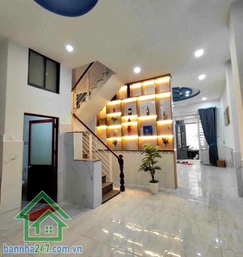 CHỈ 5,7 TỶ – HẺM XE TẢI 7M THÔNG – GẦN AEON MALL – SỔ NỞ HẬU 5M ĐẸP - SÁT MẶT TIỀN – 3 TẦNG KIÊN CỐ – 60M² Diện tích: 60m² – nở hậu 5m cực đẹp Kết cấu: 1 trệt 2 lầu – nhà đúc kiên cố - 3PN – 2WC. Có sân thượng chill, thoáng mát. Hẻm 7m xe tải thông tứ tun
