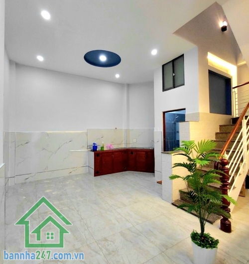 CHỈ 5,7 TỶ – HẺM XE TẢI 7M THÔNG – GẦN AEON MALL – SỔ NỞ HẬU 5M ĐẸP - SÁT MẶT TIỀN – 3 TẦNG KIÊN CỐ – 60M² Diện tích: 60m² – nở hậu 5m cực đẹp Kết cấu: 1 trệt 2 lầu – nhà đúc kiên cố - 3PN – 2WC. Có sân thượng chill, thoáng mát. Hẻm 7m xe tải thông tứ tun