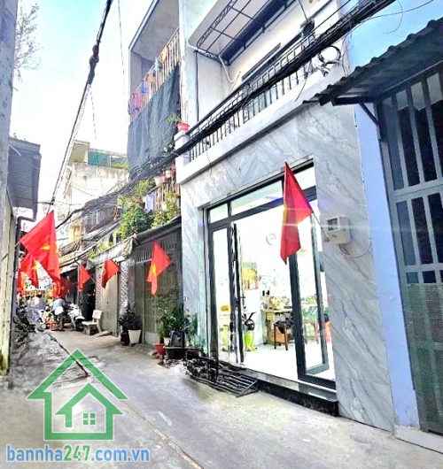 CHỈ 4,85 TỶ – NHÀ MỚI Ở NGAY – HẺM 5M XE HƠI THÔNG – KỀ LÊ THÚC HOẠCH – SÁT CHỢ BÌNH LONG - 2PN - 2WC Vị trí cực đẹp – giáp Tân Phú – gần Ngã Tư 4 Xã – tiện ích bao quanh. Hẻm rộng 5M xe hơi thông thoáng. Chỉ vài bước ra mặt tiền – khu dân trí cao – an ni