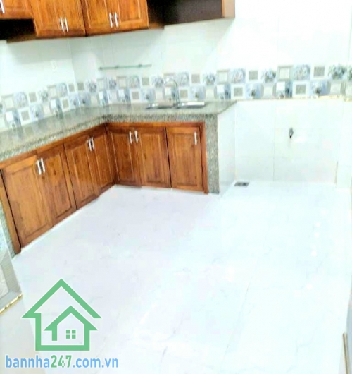CHỈ 3,7 TỶ – SÁT HXH – LÊ VĂN KHƯƠNG – Q12 – DTSD: 105M² - 3 TẦNG - 3PN – 3WC - NHÀ ĐẸP Ở NGAY. * DT: 35m² (DTSD 105m²) * Kết cấu: 3 Tầng – 3PN – 3WC * Hoàn công đủ