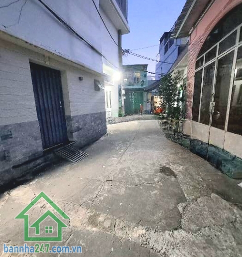 CHỈ 5.15 TỶ - NHÀ CHÍNH CHỦ GẤP BÁN - TRƯỜNG CHINH TÂN BÌNH - HXH ĐỖ CỔNG - DT: 40,9M² - CẤP - TIỆN XÂY MỚI. Cơ hội sở hữu nhà khu trung tâm với mức giá dễ tiếp cận, thích hợp xây mới theo nhu cầu hoặc đầu tư giữ tài sản.