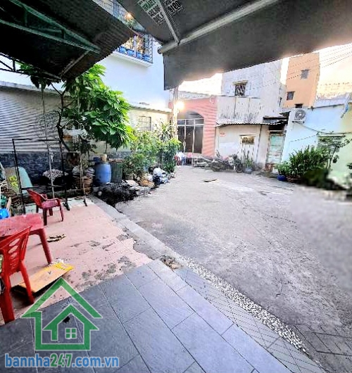 CHỈ 5.15 TỶ - NHÀ CHÍNH CHỦ GẤP BÁN - TRƯỜNG CHINH TÂN BÌNH - HXH ĐỖ CỔNG - DT: 40,9M² - CẤP - TIỆN XÂY MỚI. Cơ hội sở hữu nhà khu trung tâm với mức giá dễ tiếp cận, thích hợp xây mới theo nhu cầu hoặc đầu tư giữ tài sản.