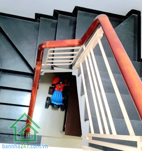 CHỈ 5,2 TỶ - HXH GẦN CHỢ TÂN TRỤ - NGUYỄN SỸ SÁCH - DT: 42M² - 2 PN, 3 WC - TRỆT+ LẦU BTCT  - NHÀ MỚI Ở NGAY   Căn nhà gọn gàng, vị trí thuận tiện, phù hợp gia đình nhỏ hoặc mua giữ tài sản khu Tân Bình. Gần chợ Tân Trụ, tiện sinh hoạt hằng ngày Hẻm xe hơ