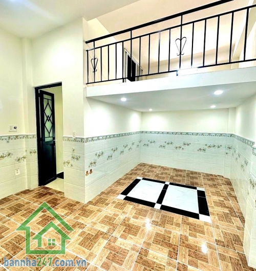 CHỈ 3.85 TỶ - P. 3 GÒ VẤP GIÁP PHÚ NHUẬN - 27M² - 3 TẦNG BTCT HOÀN CÔNG ĐỦ 3PN 2WC - SỔ NỞ HẬU CÔNG NHẬN ĐỦ  Chỉ vài phút ra đến Sân bay Tân Sơn Nhất, Phường 3