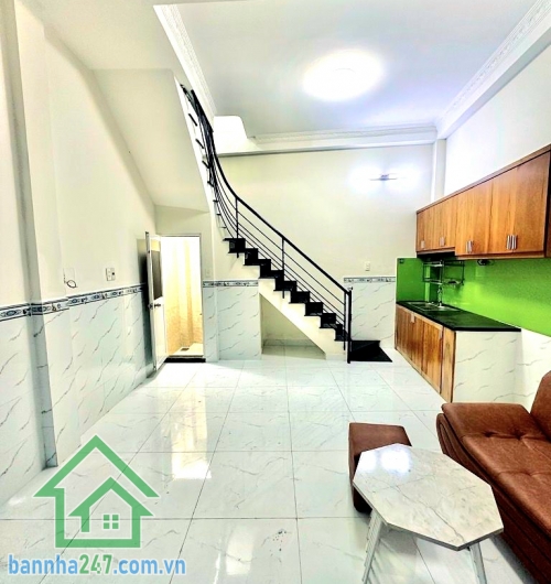CHỈ 3.85 TỶ - P. 3 GÒ VẤP GIÁP PHÚ NHUẬN - 27M² - 3 TẦNG BTCT HOÀN CÔNG ĐỦ 3PN 2WC - SỔ NỞ HẬU CÔNG NHẬN ĐỦ  Chỉ vài phút ra đến Sân bay Tân Sơn Nhất, Phường 3