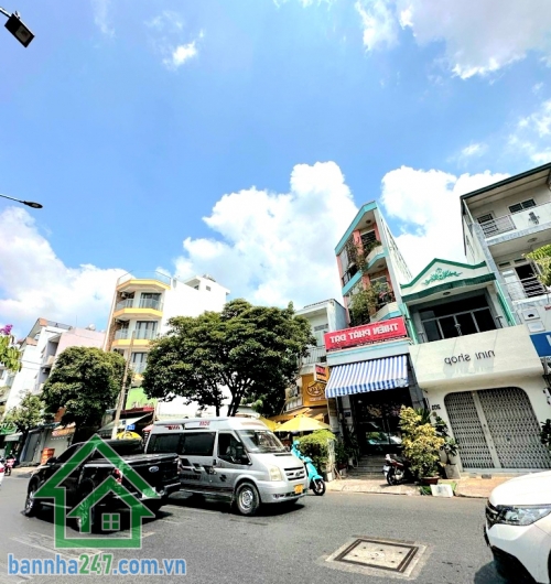CHỈ 16,9 TỶ - MTKD TÂN PHÚ – ĐƯỜNG NHỰA 20M – DÒNG TIỀN 45TR/TH – CỰC HIẾM • Mặt tiền đường nhựa 20m, có lề rộng trước nhà• Trục kinh doanh sầm uất, giáp Tân Bình