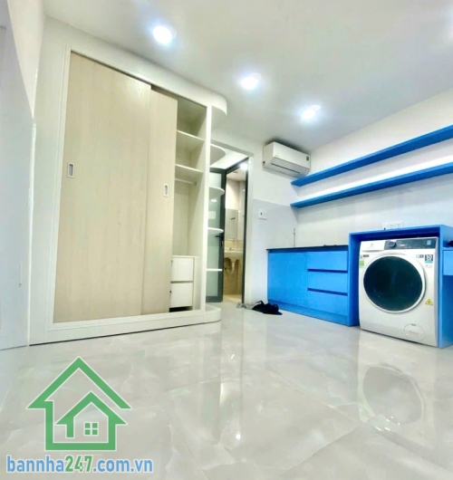 CHỈ 4,35 TỶ – NHÀ MỚI FULL NỘI THẤT – PHỐ ẨM THỰC HỒ THỊ KỶ – HẺM 6M THÔNG – 3 TẦNG NỞ HẬU- 2PN, 3WC DT thực tế: hơn 20m² (nở hậu, đẹp phong thủy)  Kết cấu: Kết cấu:  1 trệt 2 lầu – 2PN, 3WC, tầng 2 trở lên có đưa thêm 0.7m.
