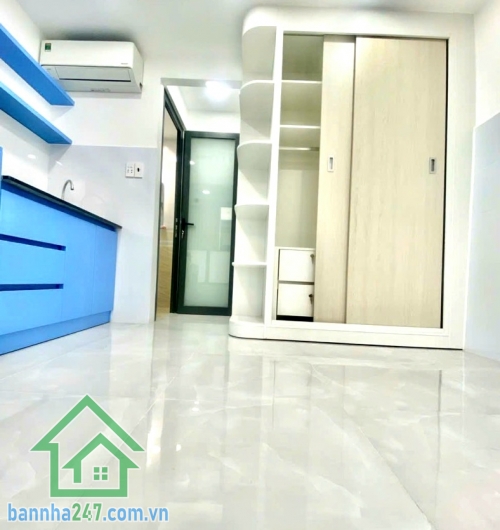 CHỈ 4,35 TỶ – NHÀ MỚI FULL NỘI THẤT – PHỐ ẨM THỰC HỒ THỊ KỶ – HẺM 6M THÔNG – 3 TẦNG NỞ HẬU- 2PN, 3WC DT thực tế: hơn 20m² (nở hậu, đẹp phong thủy)  Kết cấu: Kết cấu:  1 trệt 2 lầu – 2PN, 3WC, tầng 2 trở lên có đưa thêm 0.7m.