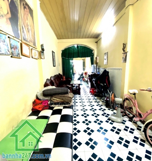 CHỈ 5,3 TỶ – MTKD THOẠI NGỌC HẦU – THẠCH LAM – SỔ NỞ HẬU ĐẸP - 2 TẦNG. DT: 54m² - CHÍNH CHỦ 30 NĂM.  Nhà 1 trệt 1 lầu, hiện trạng cũ – xác định bán đất, tiện xây mới.