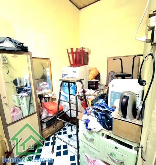 CHỈ 5,3 TỶ – MTKD THOẠI NGỌC HẦU – THẠCH LAM – SỔ NỞ HẬU ĐẸP - 2 TẦNG. DT: 54m² - CHÍNH CHỦ 30 NĂM.  Nhà 1 trệt 1 lầu, hiện trạng cũ – xác định bán đất, tiện xây mới.