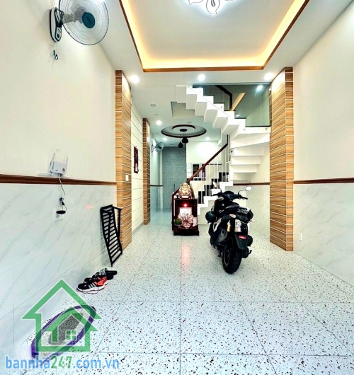 CHỈ 7,45 TỶ (TL) – NHÀ MỚI 4 TẤM – HẺM Ô TÔ ÂU CƠ – LẠC LONG QUÂN - 4PN, 3WC Diện tích 38m² (3,45x11)m, nhà mới xây 1 trệt 2 lầu + sân thượng trước sau, hoàn công đủ