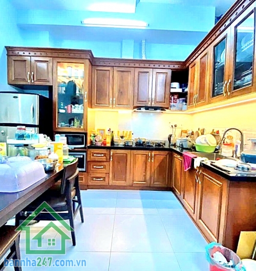 CHỈ 9.9 TỶ – HẺM Ô TÔ THÔNG – NGUYỄN SƠN / THOẠI NGỌC HẦU – 65M² – SỔ VUÔNG A4 – NHÀ ĐẸP 3 TẦNG – 4PN – 3WC • Diện tích 65m² – sổ vuông A4 đẹp • Kết cấu 1 trệt 2 lầu, tổng 4PN – 3WC, đầy đủ: — Phòng khách — Bếp — Phòng thờ — Ban công — Sân thượng th