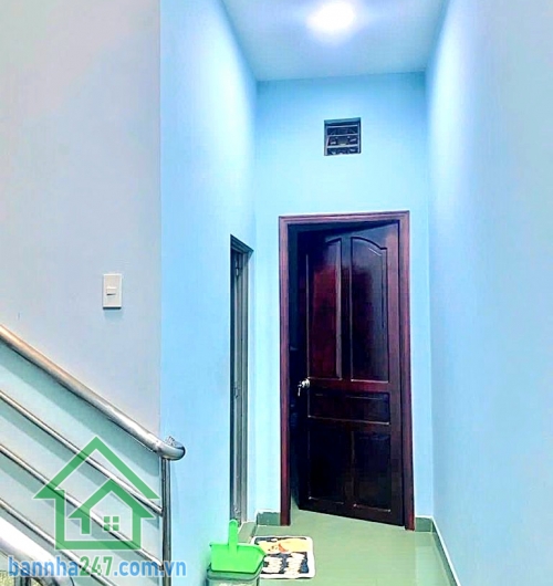 CHỈ 9.9 TỶ – HẺM Ô TÔ THÔNG – NGUYỄN SƠN / THOẠI NGỌC HẦU – 65M² – SỔ VUÔNG A4 – NHÀ ĐẸP 3 TẦNG – 4PN – 3WC • Diện tích 65m² – sổ vuông A4 đẹp • Kết cấu 1 trệt 2 lầu, tổng 4PN – 3WC, đầy đủ: — Phòng khách — Bếp — Phòng thờ — Ban công — Sân thượng th