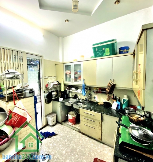 CHỈ 5,2 TỶ – TÂN BÌNH GIÁP QUẬN 10 – NHÀ 3 TẦNG – HẺM RỘNG, 3 MẶT THOÁNG – SỔ NỞ HẬU. Kết cấu: 1 trệt 2 lầu, gồm PK – Bếp – 4PN/3WC Hẻm sạch – an ninh – thông.