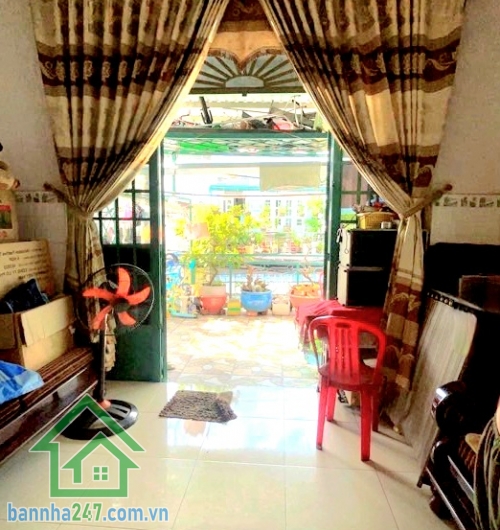 CHỈ 5,1 TỶ – HẺM 6M THÔNG – GẦN MẶT TIỀN GÒ XOÀI – DT 64M² (4x16) – 3PN – 2WC – NHÀ LÔ GÓC THOÁNG MÁT. Vị trí: Hẻm 6m thông, cách MT Gò Xoài chỉ vài căn, xe hơi ra vào thoải mái, thuận tiện kinh doanh buôn bán.