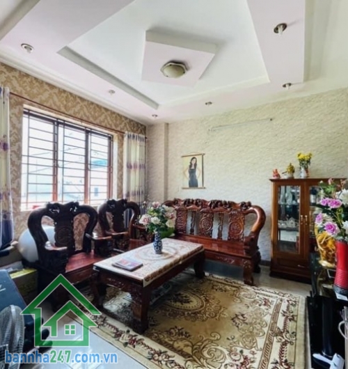 SIÊU HIẾM – NHÀ MẶT TIỀN KINH DOANH – ĐƯỜNG 10M CÓ LỀ – TÂN SƠN NHÌ, TÂN PHÚ – GIÁ CHỈ 12,5 TỶ Diện tích: 92m² (8 x 11.5m), ngang khủng, hiếm có. Kết cấu: 2 tầng. 